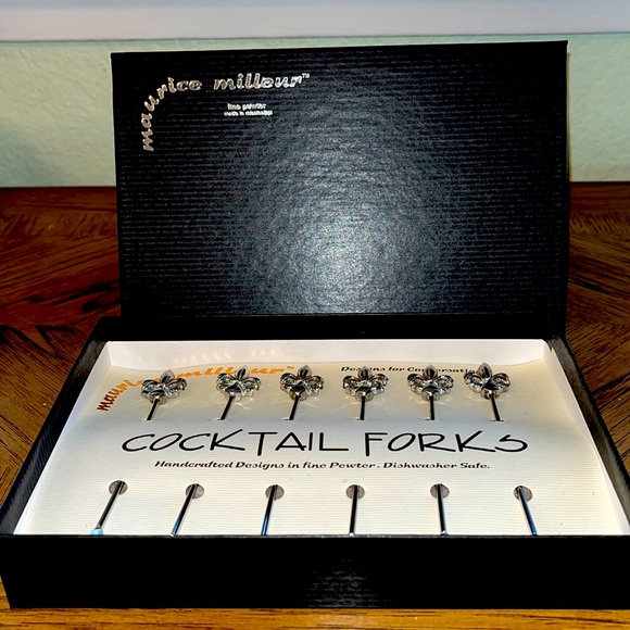 Pewter Fleur de Lis Cocktail forks, set of six. - Picture 1 of 3